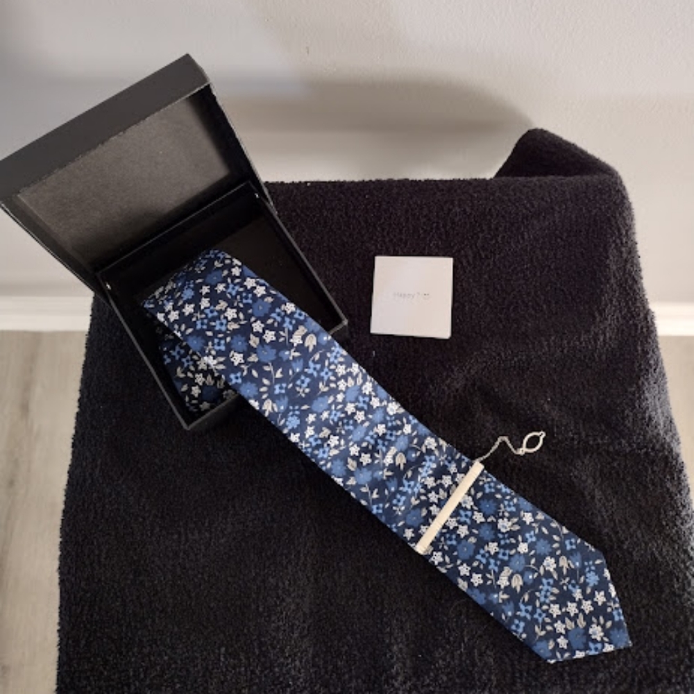 iHomor men's tie with tie clip New with gift box